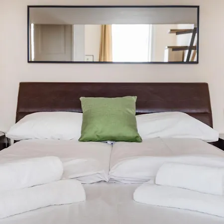 Апартаменты Reba